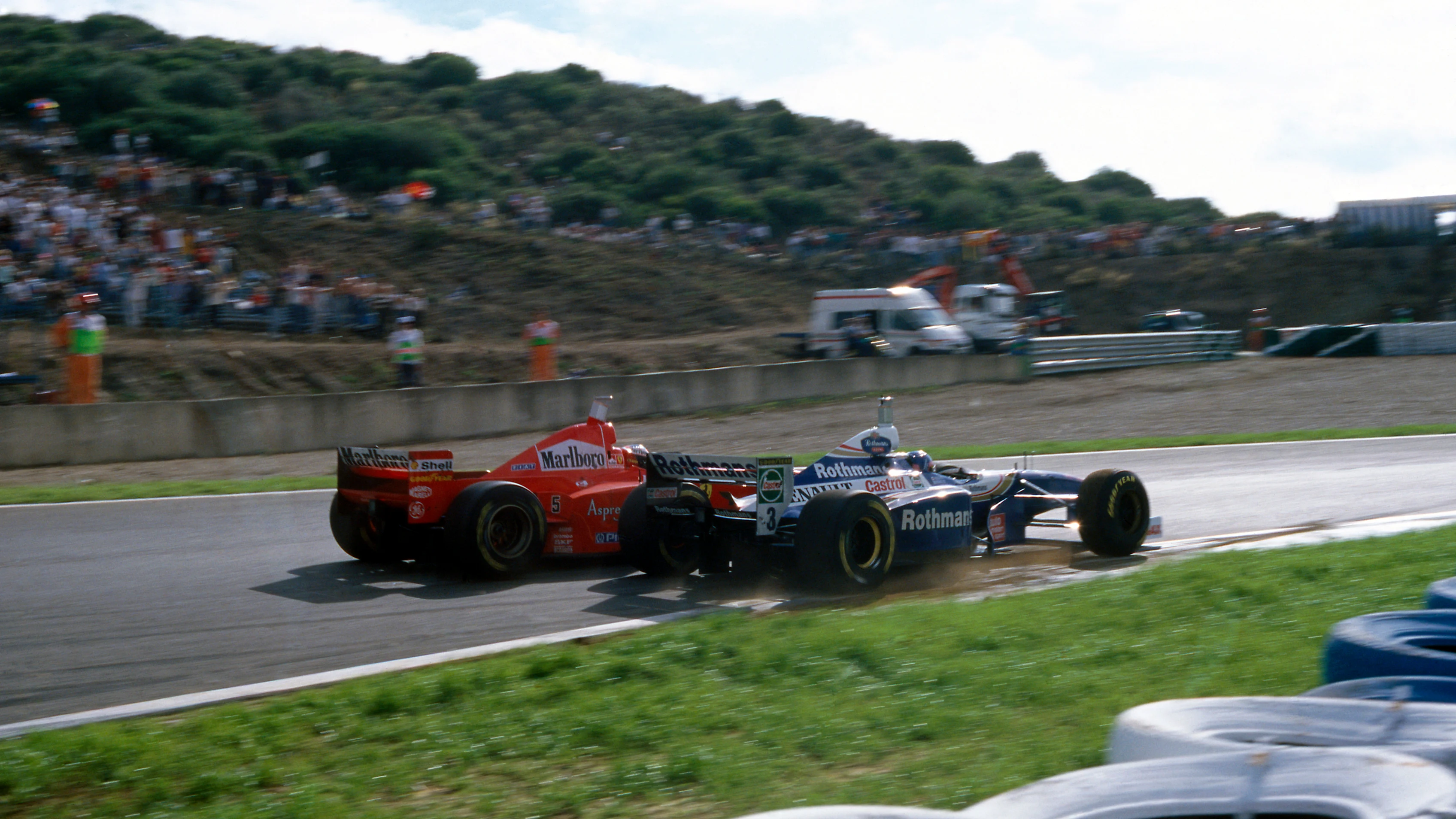 Jerez, España.\r24-26 de Octubre de 1997.\rEl momento en que se decidió el Campeonato Mundial de Pilotos, cuando