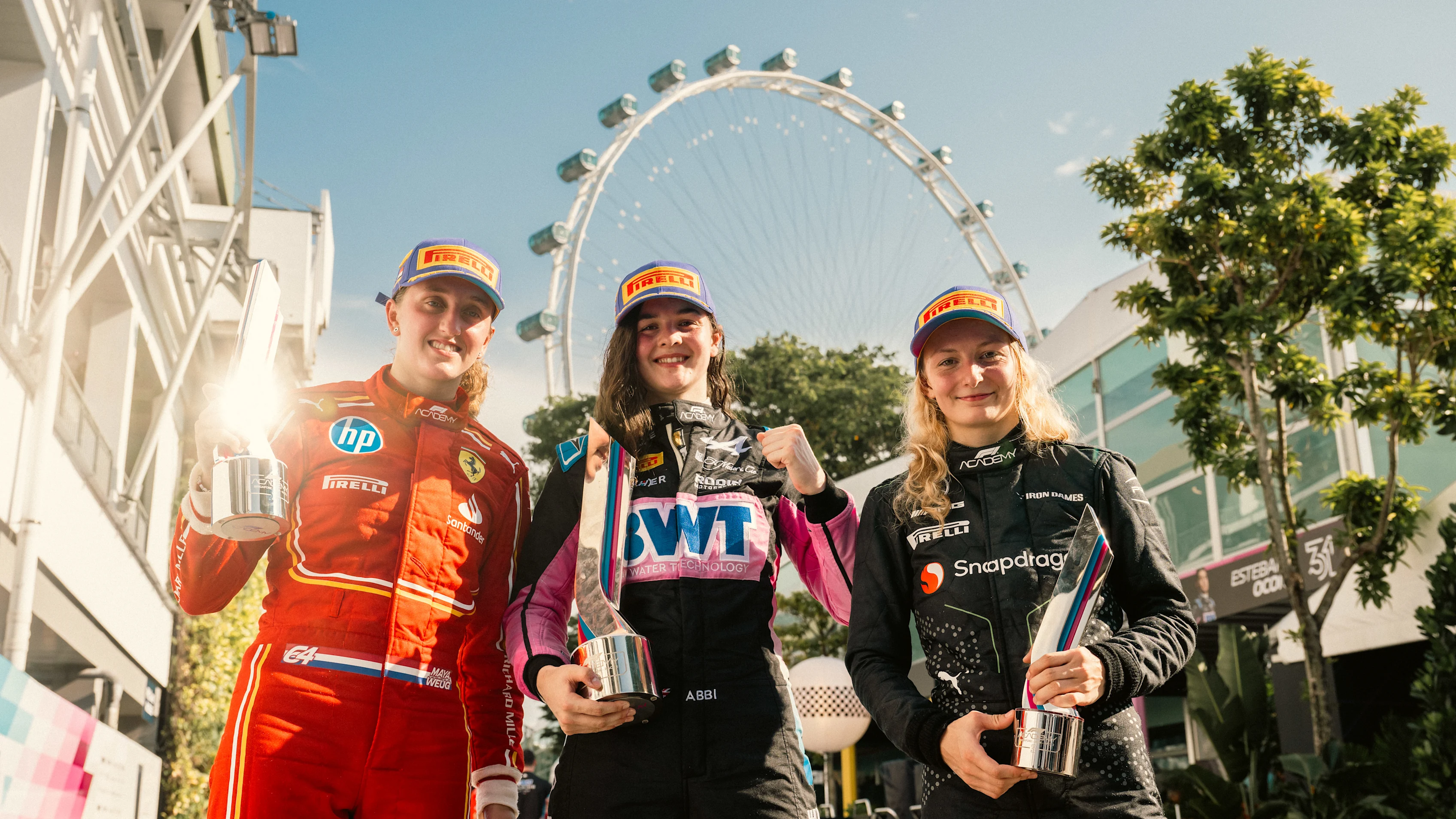 Singapur, Singapur - 22 de septiembre: (Editores Nota: La imagen ha sido mejorada digitalmente). Ganador de la carrera