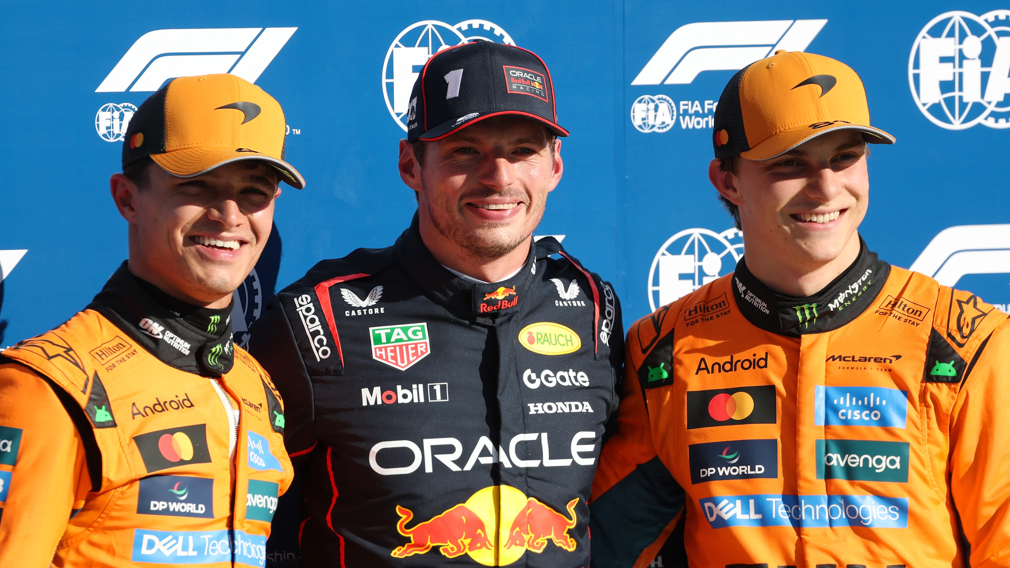 MONZA, ITALIA - 6 DE SEPTIEMBRE: El clasificador de la pole position Max Verstappen de los Países Bajos y Oracle