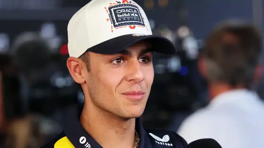 Lindblad admite estar “nervioso” antes de la FP1 en México mientras reflexiona sobre una sesión “realmente buena”
