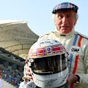 Sir Jackie Stewart y su característico casco tartán. Desliza para ver más imágenes