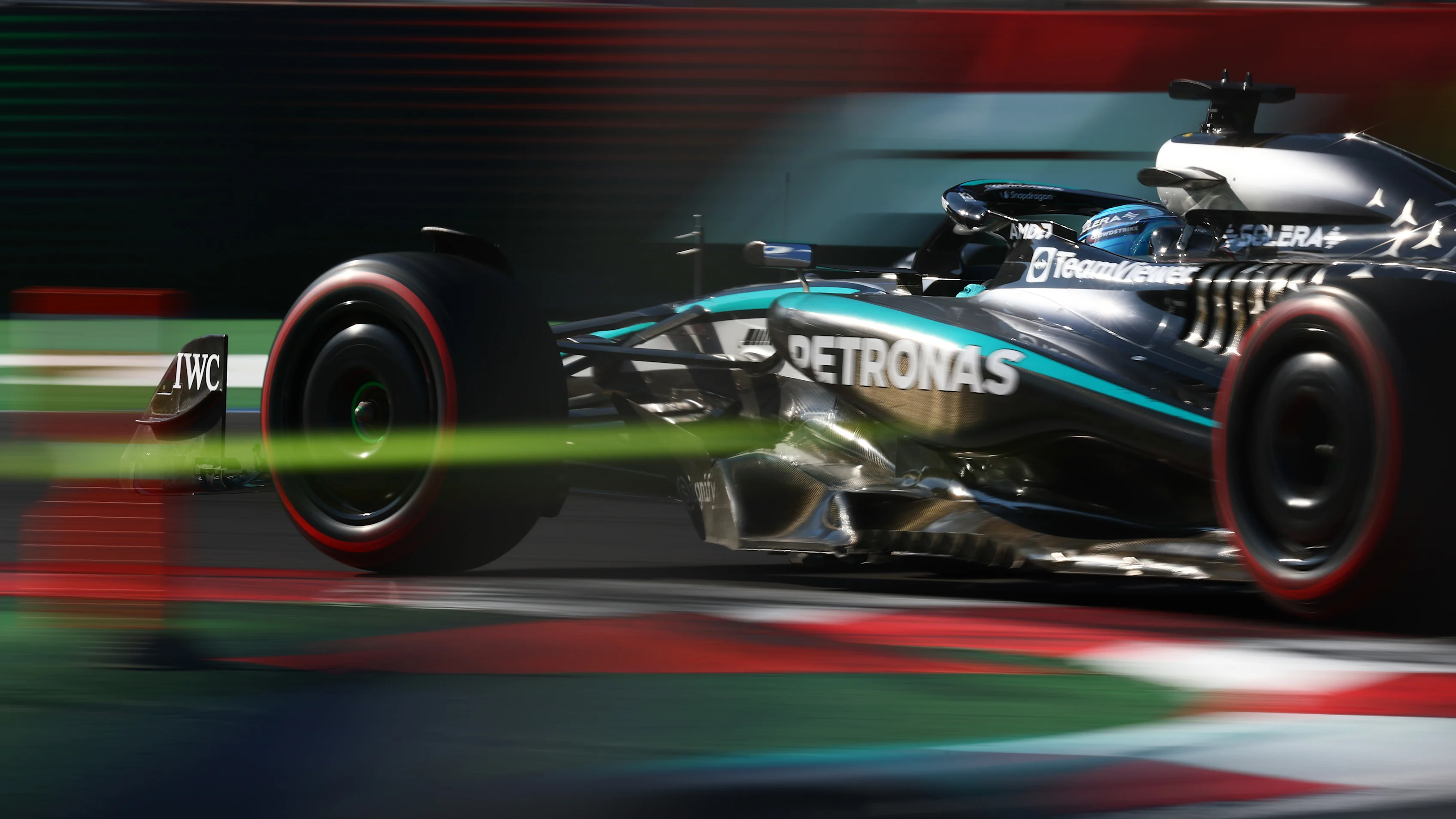 CIUDAD DE MÉXICO, MÉXICO - 26 DE OCTUBRE: George Russell de Gran Bretaña conduciendo el (63) Mercedes AMG