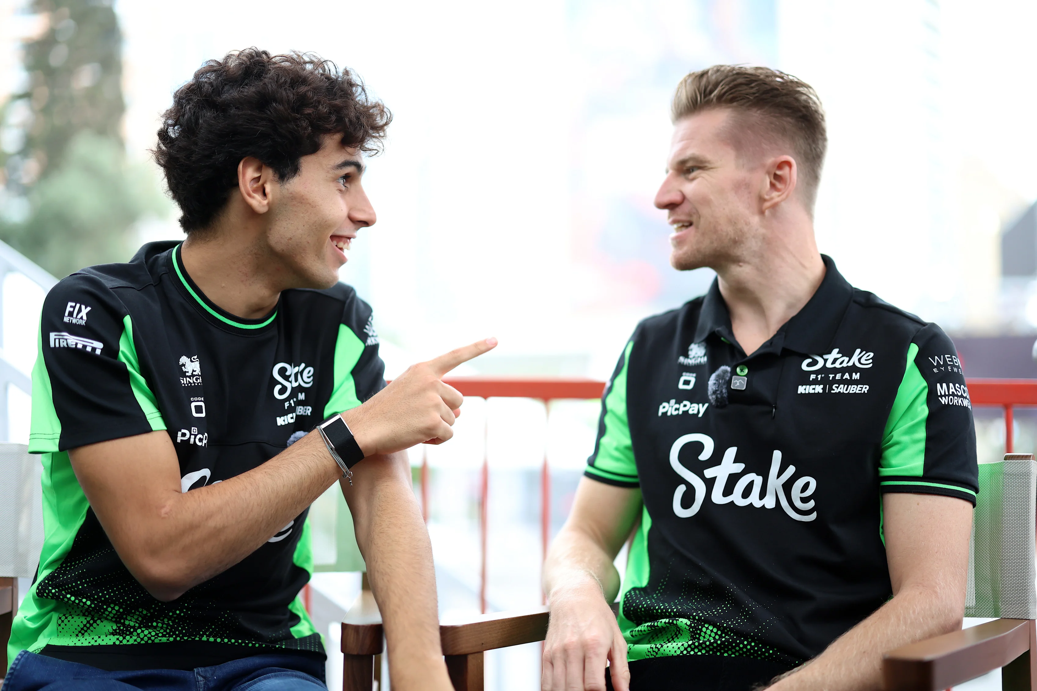 BAKU, AZERBAIJAN - SEPTEMBER 18: Gabriel Bortoleto of Brazil and Stake F1 Team Kick Sauber talks