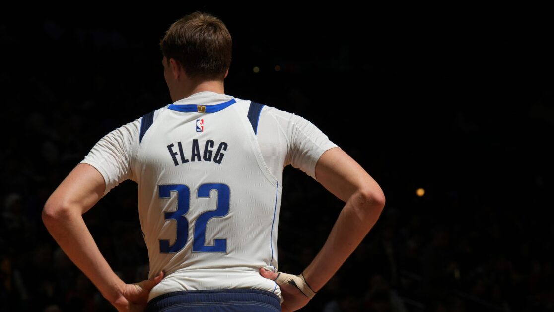 Los números detrás del comienzo histórico de Flagg Desde un juego de 42 puntos hasta el tercer puesto de todos los tiempos en puntos para un joven de 18 años, la temporada de novato de Flagg ha tenido un comienzo histórico.