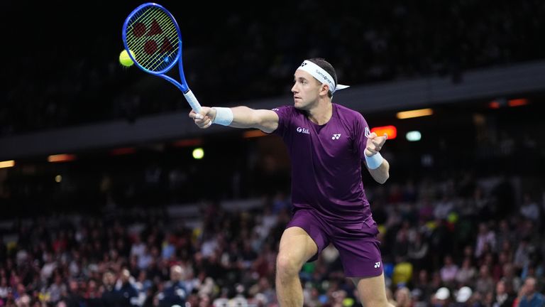 Casper Ruud en acción durante el tercer día de la Gran Final de Victorian Plumbing UTS London 