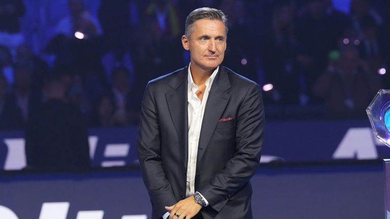 El presidente de la ATP, Andrea Gaudenzi, al final de la final de tenis individual de las finales del ATP World Tour, en Turín, Italia, el domingo 1 de noviembre.