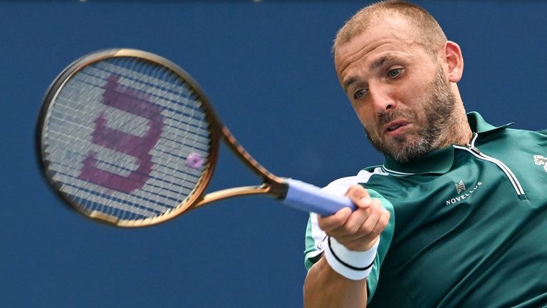 21 de julio de 2025, Washington, DC, EE.UU.: DAN EVANS golpea un golpe de derecha durante su partido contra Zizou Bergs en el Rock Creek Tennis Center. (Cal Sport Media vía AP Images)