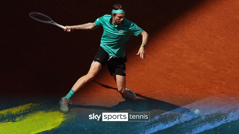 Alexander Bublik realiza SEIS servicios en las axilas