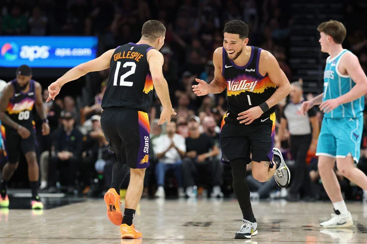 Collin Gillespie, Devin Booker