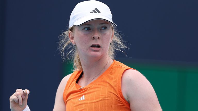 Fran Jones en acción en el Miami Open ante Venus Williams